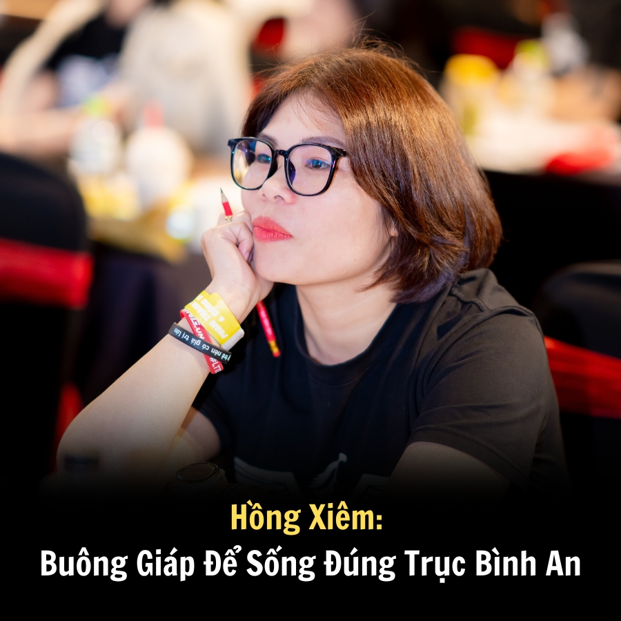 Hồng Xiêm: Buông Giáp Để Sống Đúng Trục Bình An